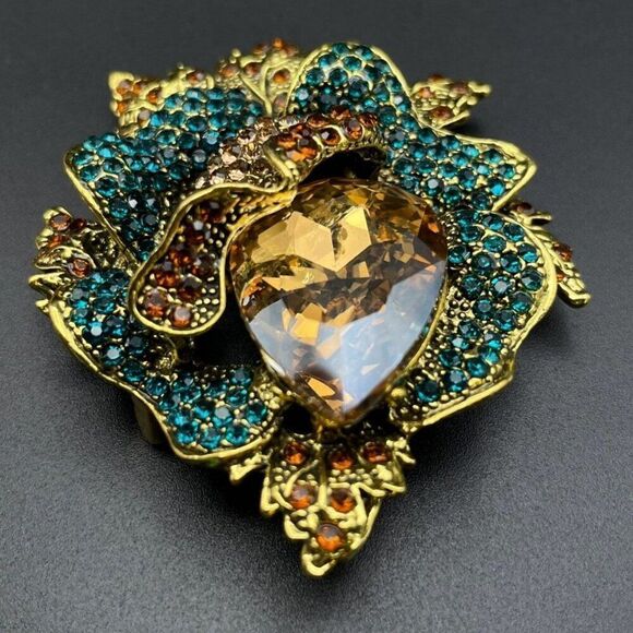 Yellow Gold with Topaz and Aquamarine Crystal Corsage Flower Pin Back Brooch - Picture 4 of 11